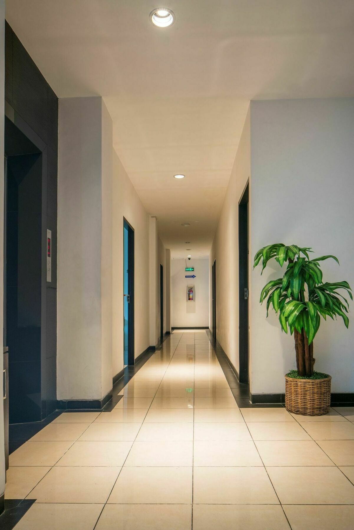 Hotel 88 Mangga Besar Raya 120 Jakarta By Wh Exterior photo