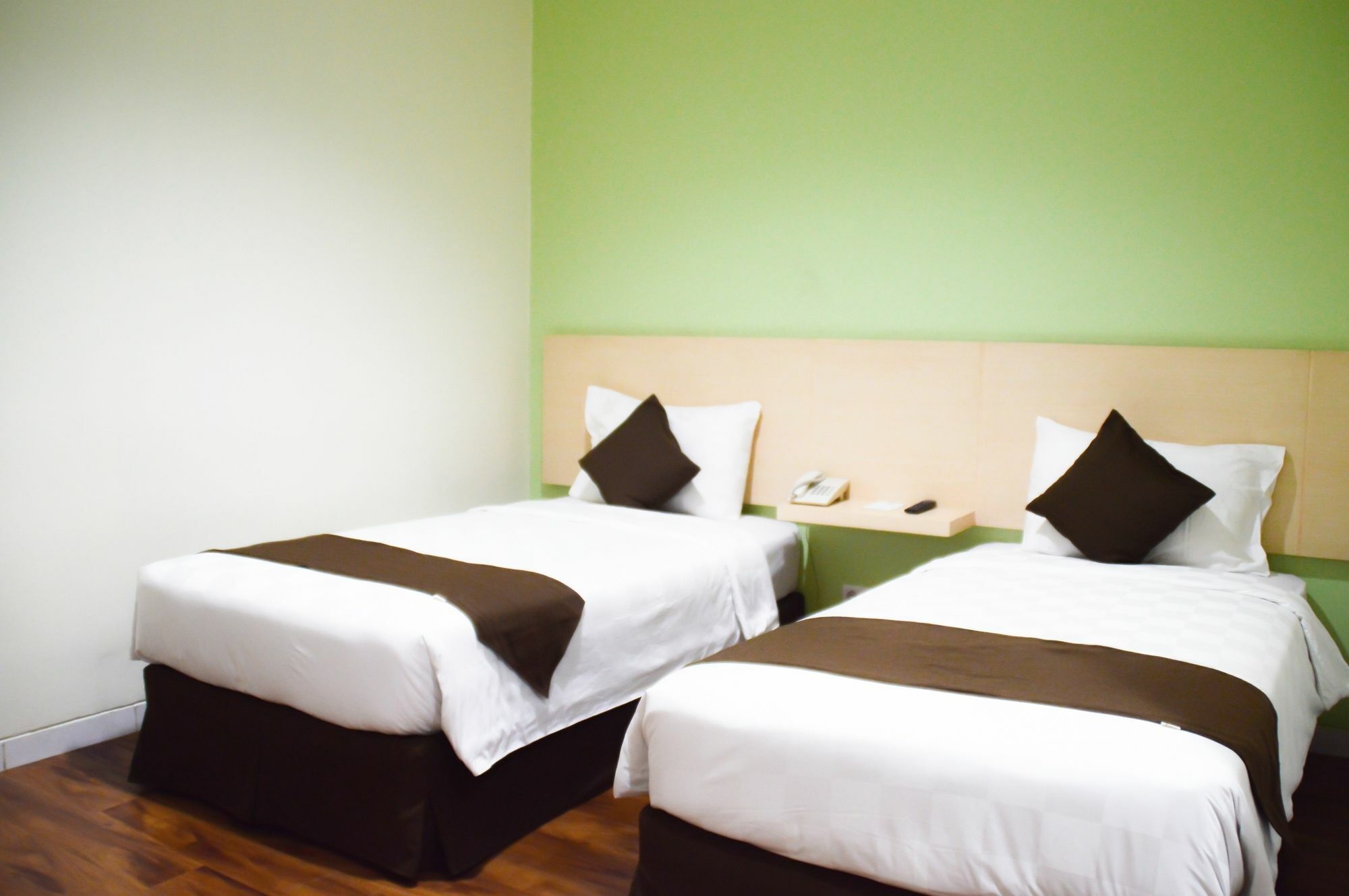 Hotel 88 Mangga Besar Raya 120 Jakarta By Wh Exterior photo