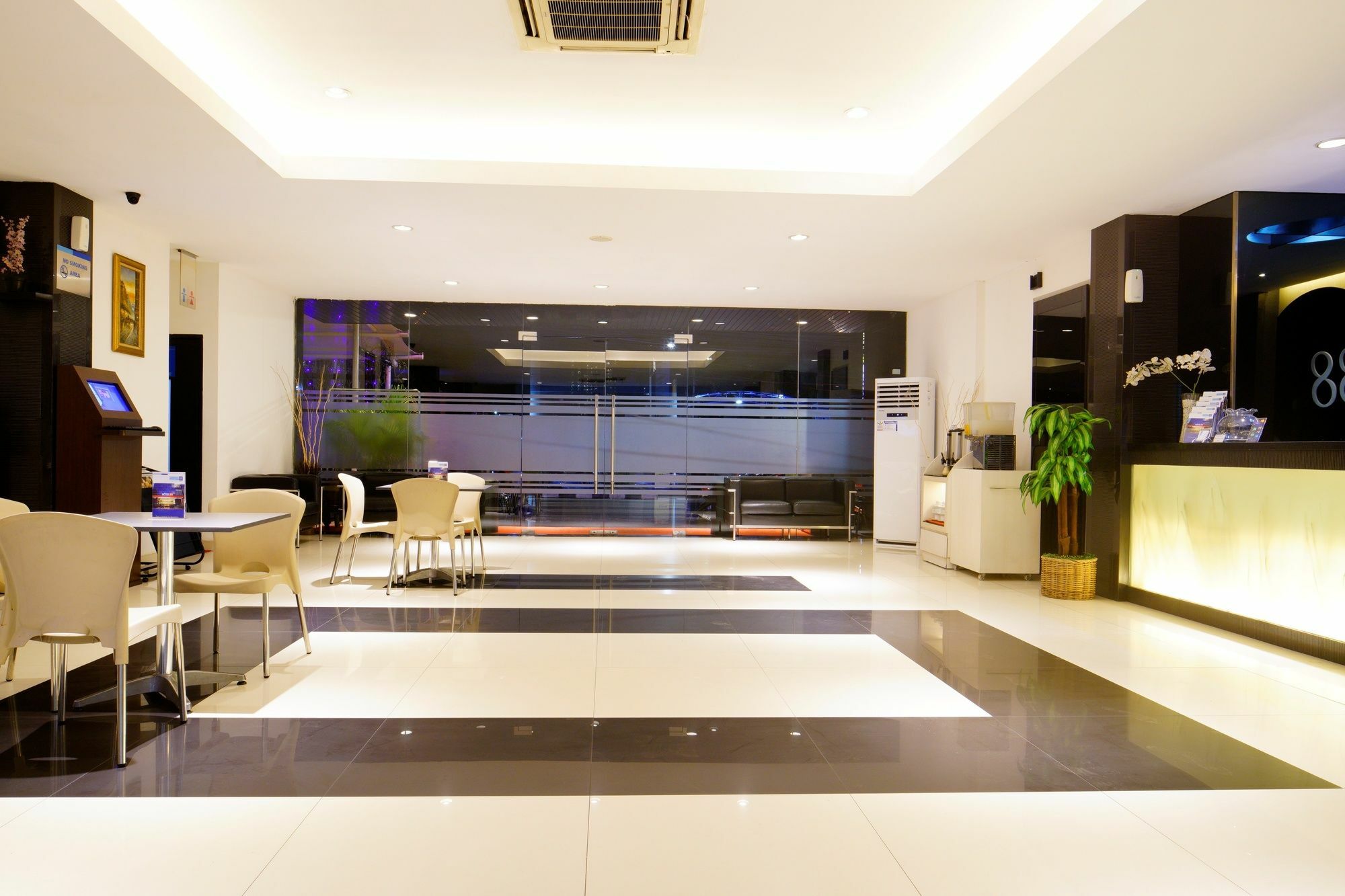 Hotel 88 Mangga Besar Raya 120 Jakarta By Wh Exterior photo