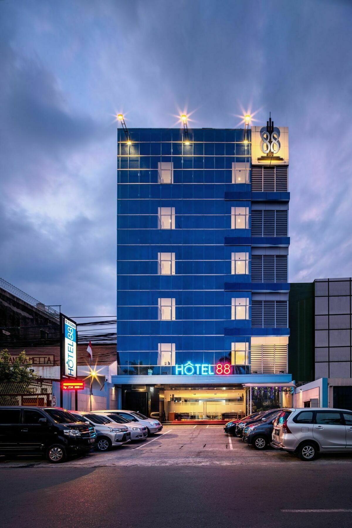 Hotel 88 Mangga Besar Raya 120 Jakarta By Wh Exterior photo